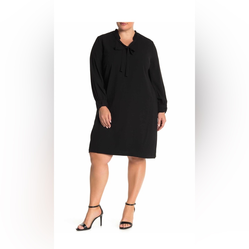 NWT CeCe ‘Spring Bouquet’ dress in rich black. 20w.